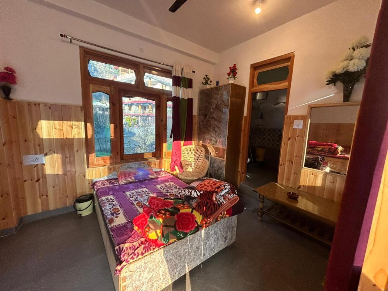 Snow View Guest House Kasol Exterior foto