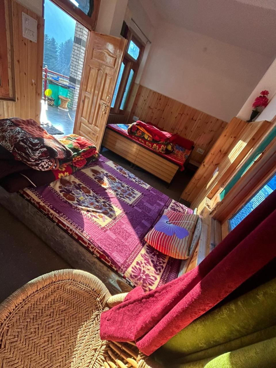 Snow View Guest House Kasol Exterior foto