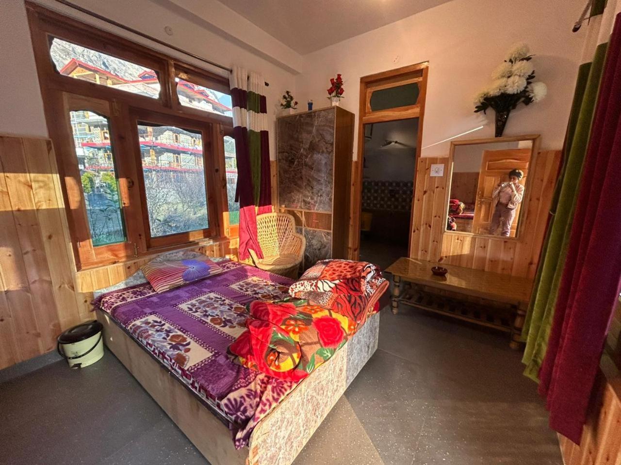 Snow View Guest House Kasol Habitación foto
