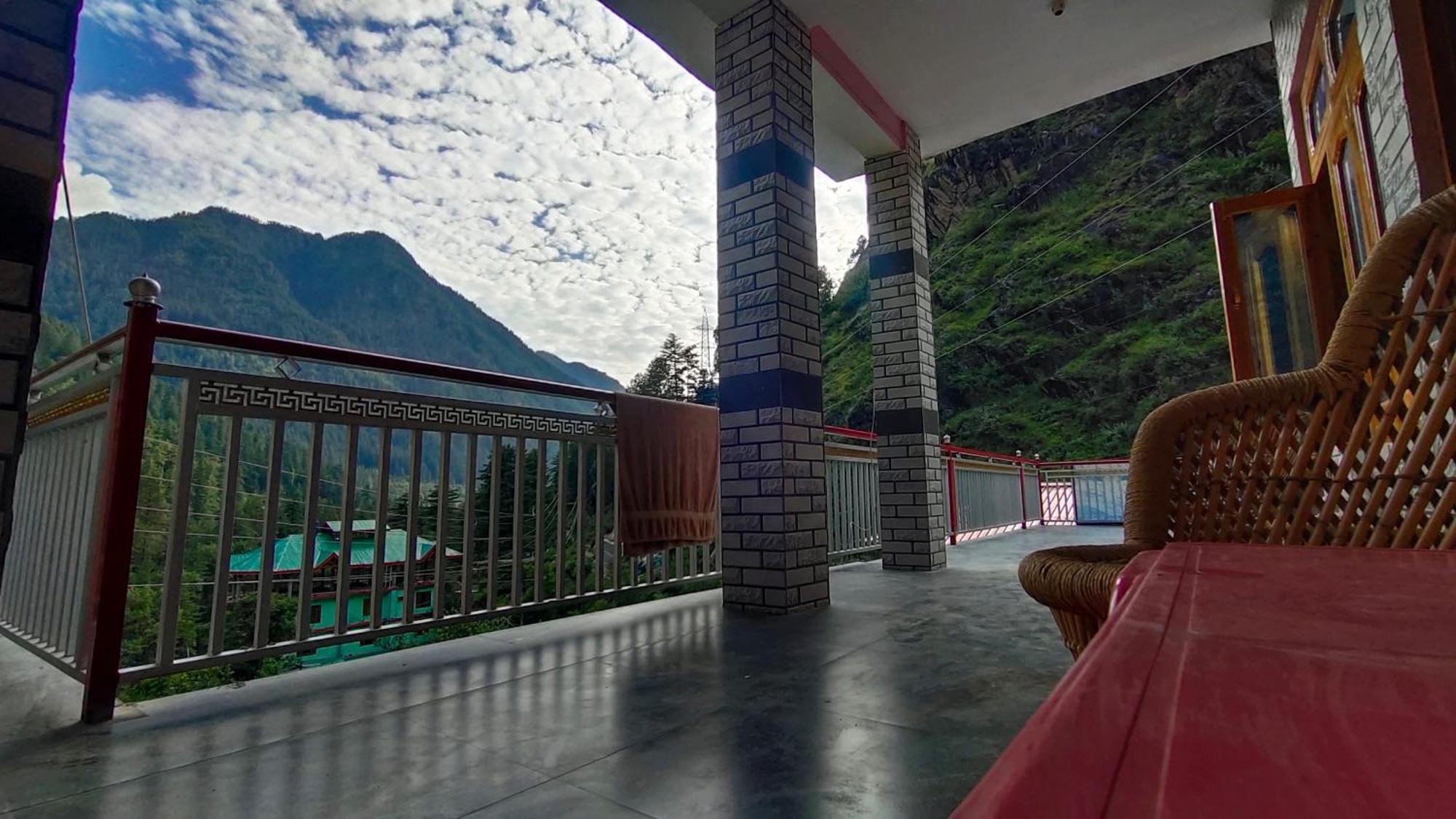 Snow View Guest House Kasol Habitación foto